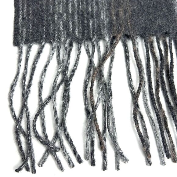 NWOT Club Room 100% Cashmere Plaid Gray Scarf 11,5x66 - Picture 5 of 7